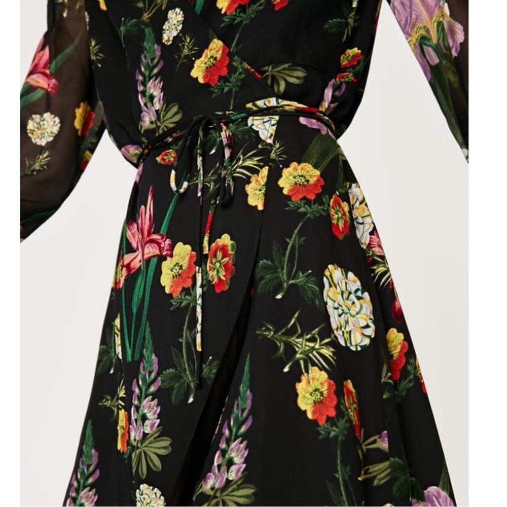 💋 JUST IN 💋 ZARA MINI WRAP FLORAL DRESS - Picture 3 of 5